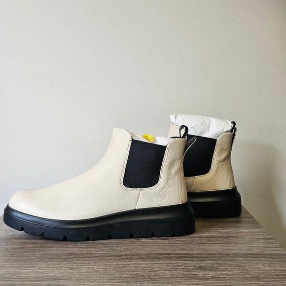 ECCO  Women's Nouvelle Hydromax Water-Resistant Chelsea Boot Size 6 NWT - Picture 1 of 6